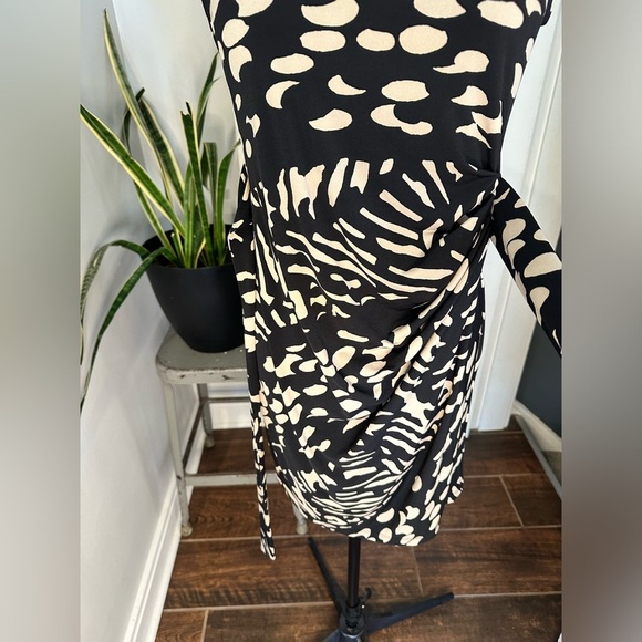 Motherhood Maternity size small Black and Tan Dotted Speckle Dress w/ Tie Front - Picture 6 of 16